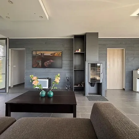 Βίλα La Misbour *